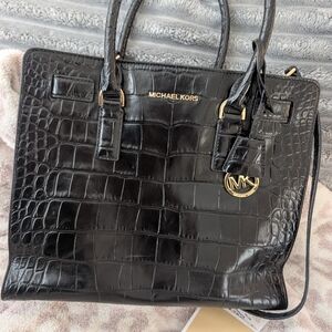 Michael Kors 'Dillon' Lg Tote, Embossed Leather, Black